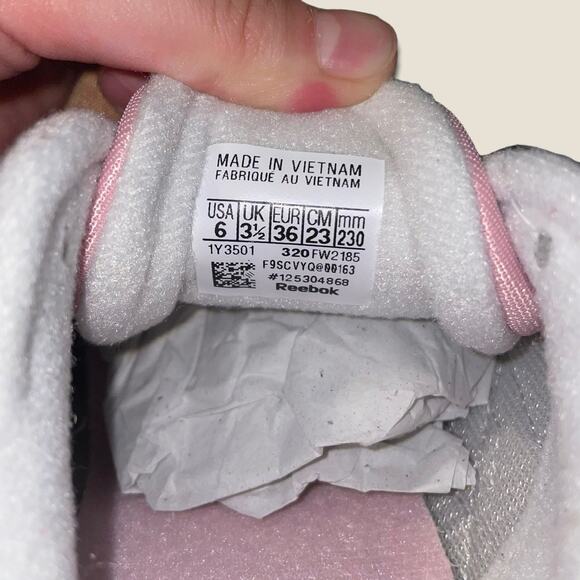 NWT Reebok Womens Classic Sneakers 1Y3501 Sz 6 - Picture 4 of 4